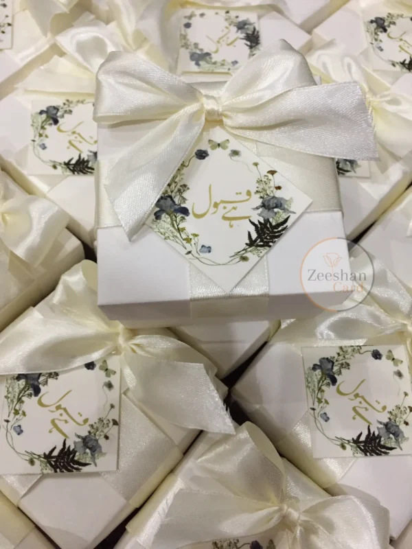 Off White Box With Bow And Tag - Image 4